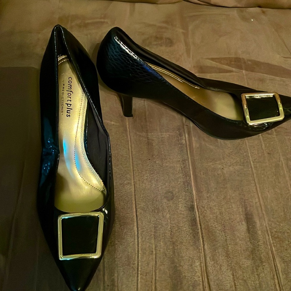 Black comfort plus shoes